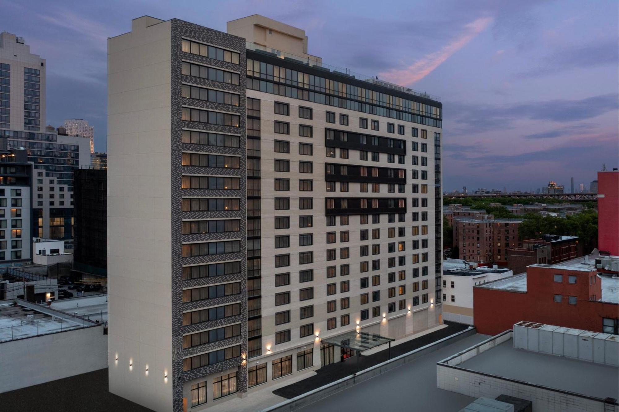 Residence Inn By Marriott New York Queens Exterior photo